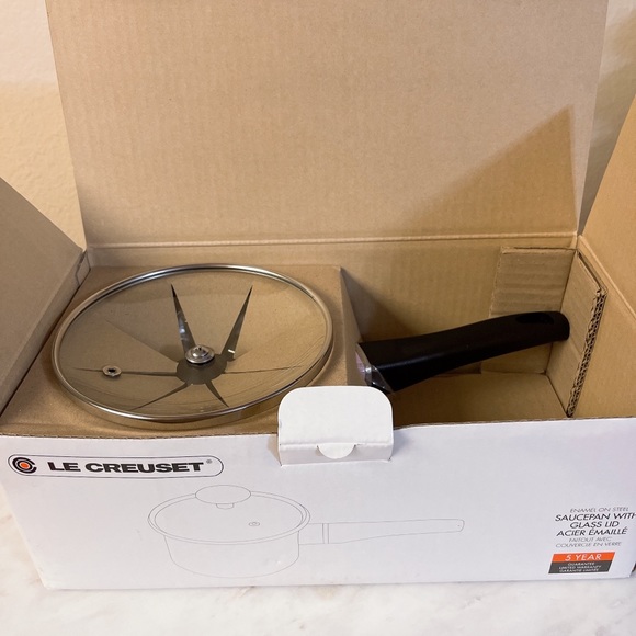 Le Creuset Enamel on Steel Saucepan (1.5qt) - Picture 2 of 4